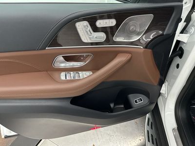 2026 Mercedes-Benz GLS - Photo 11