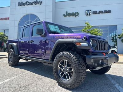 2026 Jeep Gladiator JTJH98 — front three-quarter view