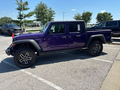2026 Jeep Gladiator — photo 10 view