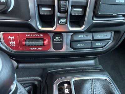 2026 Jeep Gladiator — photo 15 view
