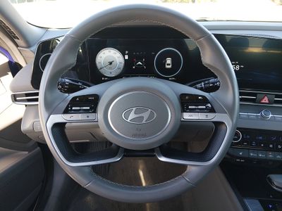 2025 Hyundai Elantra — photo 12 view