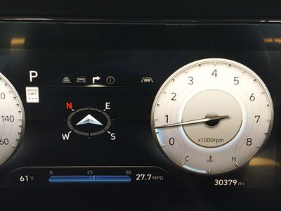 2025 Hyundai Elantra — photo 14 view