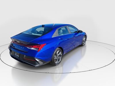 2025 Hyundai Elantra — photo 7 view