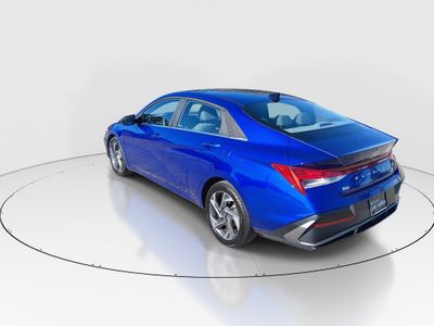 2025 Hyundai Elantra — detail view