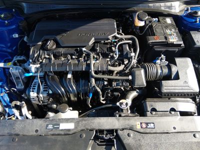 2025 Hyundai Elantra — photo 9 view