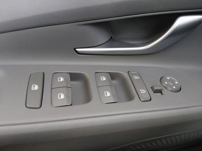 2025 Hyundai Elantra — photo 19 view