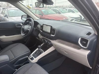 2023 Hyundai Venue Limited - Photo 32