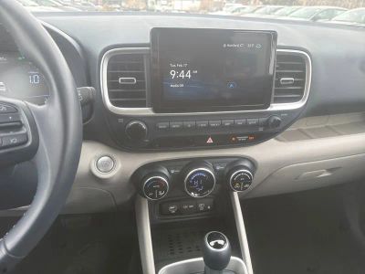 2023 Hyundai Venue Limited - Photo 19