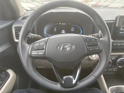 2023 Hyundai Venue Limited - Photo 17