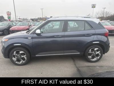 2023 Hyundai Venue Limited - Photo 8