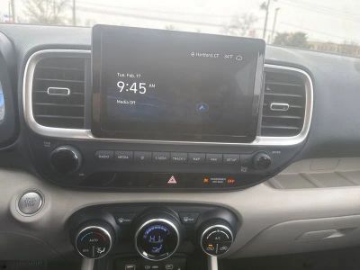 2023 Hyundai Venue Limited - Photo 21