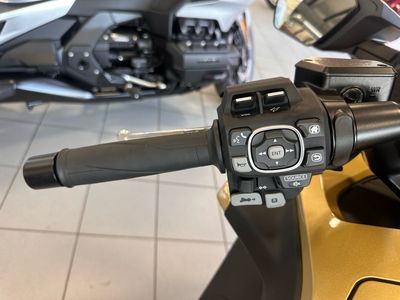 2025 Honda Gold Wing Tour 50th Anniversary - Photo 7