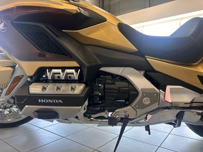 2025 Honda Gold Wing Tour 50th Anniversary - Photo 11