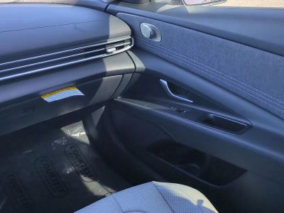 2026 Hyundai ELANTRA HYBRID — photo 18 view
