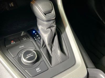 2024 Toyota RAV4 Hybrid — photo 20 view