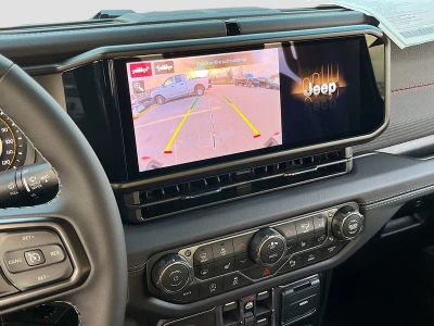 2026 Jeep Gladiator — photo 14 view