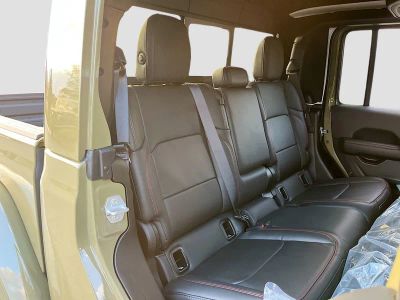 2026 Jeep Gladiator — photo 26 view