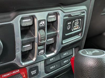 2020 Jeep Wrangler Unlimited — photo 30 view