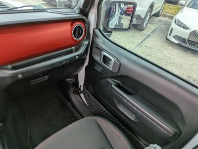 2020 Jeep Wrangler Unlimited — photo 18 view