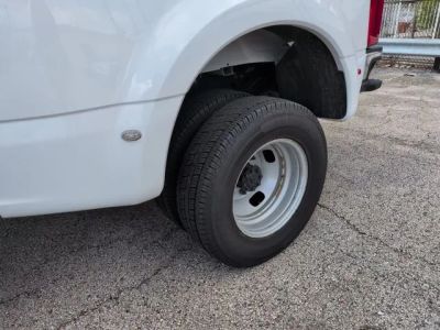 2023 Ford F-350SD — photo 7 view