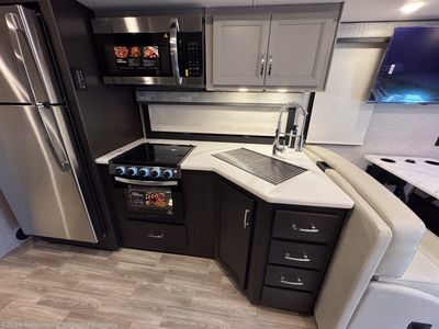 2026 Thor Motor Coach Omni Trail - Photo 13