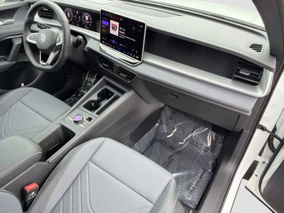 2026 Volkswagen Tiguan — photo 14 view