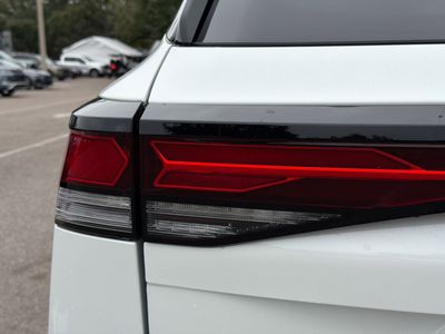 2026 Volkswagen Tiguan — photo 10 view