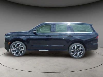 2026 Lincoln Navigator — side profile view