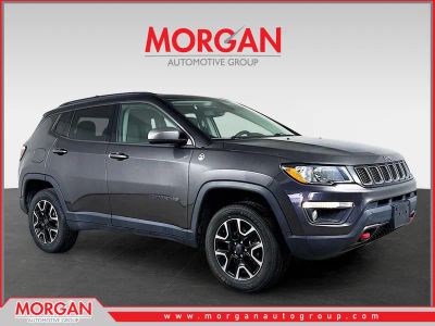 2019 Jeep Compass Trailhawk in Granite Crystal Metallic Clearcoat — front three-quarter view