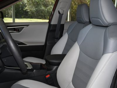 2023 Toyota RAV4 - Photo 12