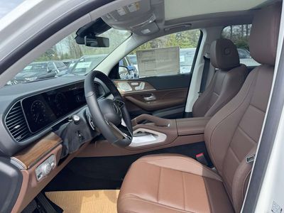 2026 Mercedes-Benz GLE — interior view