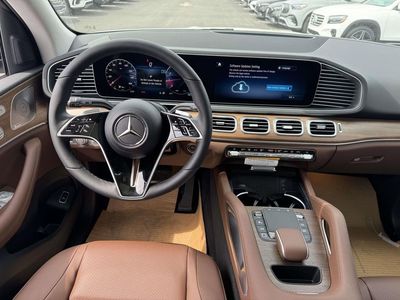 2026 Mercedes-Benz GLE — detail view