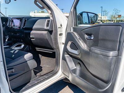 2024 Nissan Frontier - Photo 11