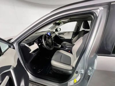 2025 Toyota RAV4 — photo 12 view