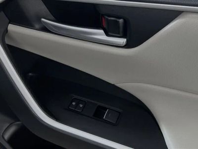 2025 Toyota RAV4 — photo 29 view