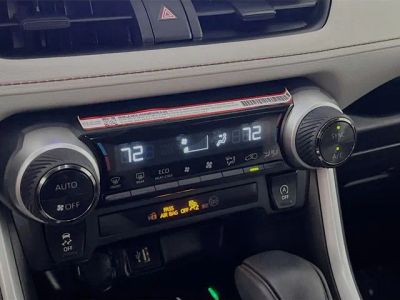 2025 Toyota RAV4 — photo 23 view