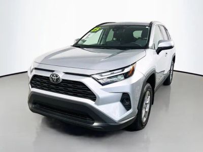 2025 Toyota RAV4 — photo 7 view