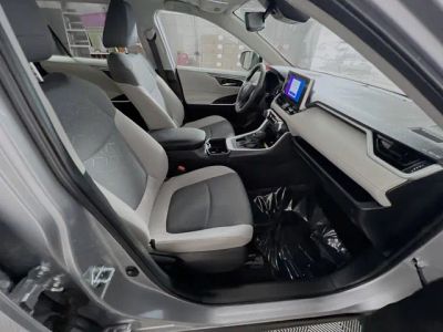 2025 Toyota RAV4 — photo 28 view
