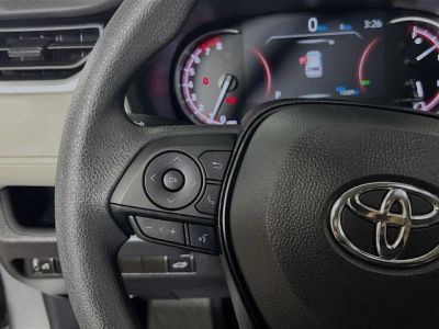 2025 Toyota RAV4 — photo 16 view
