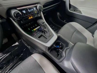 2025 Toyota RAV4 — photo 22 view