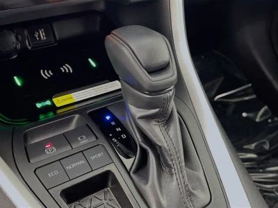 2025 Toyota RAV4 — photo 21 view