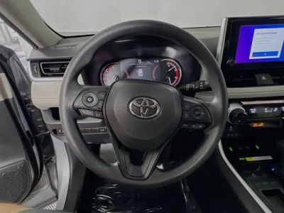 2025 Toyota RAV4 — photo 15 view