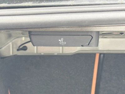 2025 BMW 3 Series — photo 11 view
