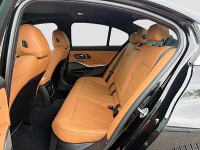 2025 BMW 3 Series — photo 19 view