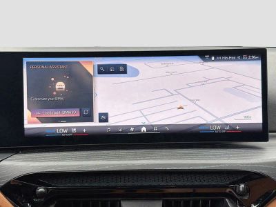 2025 BMW 3 Series — photo 30 view