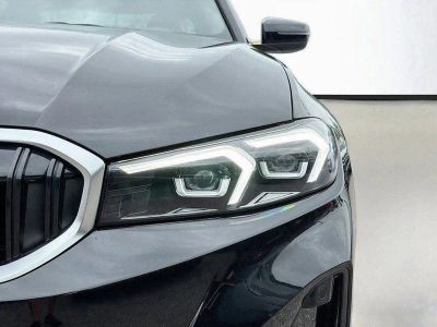 2025 BMW 3 Series — photo 8 view