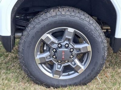 2026 GMC Sierra 2500 HD — detail view