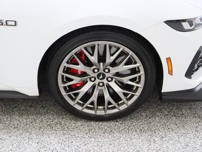 2024 Ford Mustang RWD - Photo 5