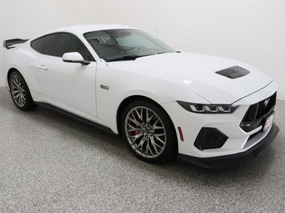 2024 Ford Mustang RWD - Photo 4