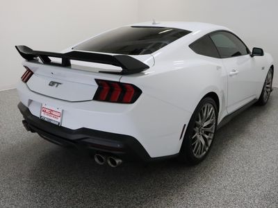 2024 Ford Mustang RWD - Photo 7